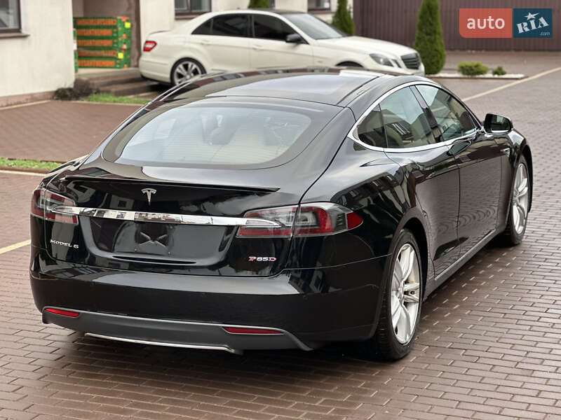 Ліфтбек Tesla Model S 2015 в Одесі