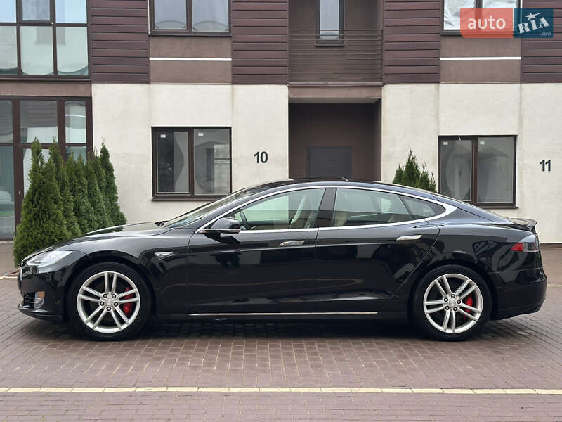 Ліфтбек Tesla Model S 2015 в Одесі