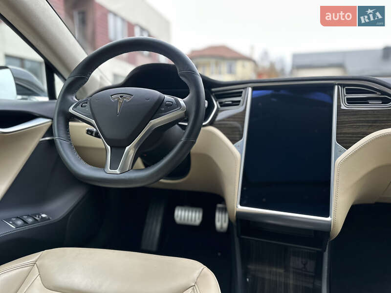 Ліфтбек Tesla Model S 2015 в Одесі