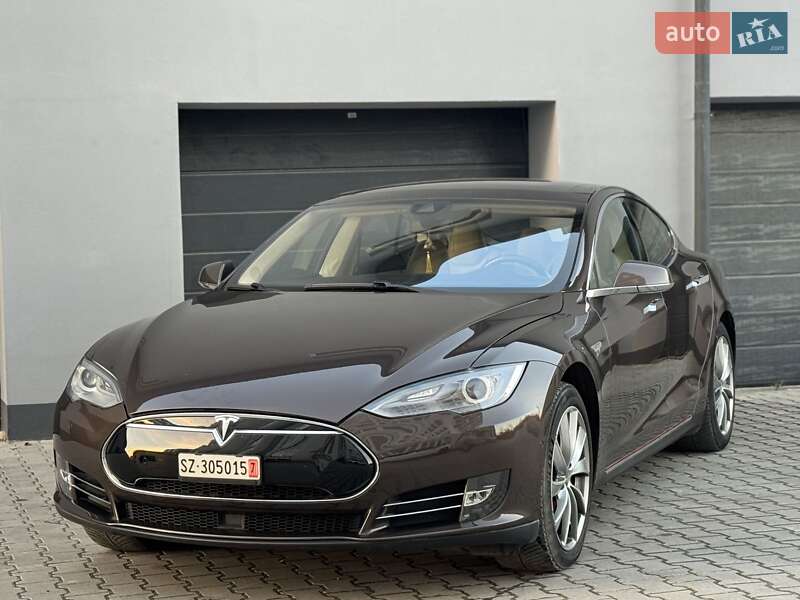 Лифтбек Tesla Model S 2014 в Тернополе фото 4 Лифтбек Tesla Model S 2014 в Тернополе