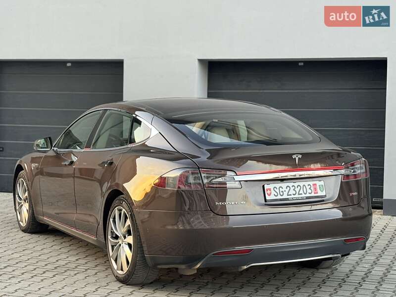Лифтбек Tesla Model S 2014 в Тернополе фото 19 Лифтбек Tesla Model S 2014 в Тернополе