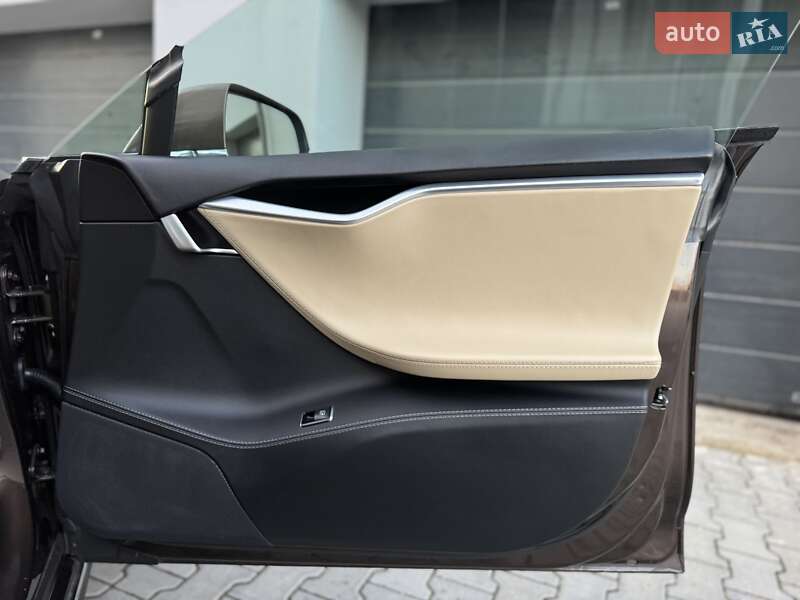Лифтбек Tesla Model S 2014 в Тернополе фото 38 Лифтбек Tesla Model S 2014 в Тернополе