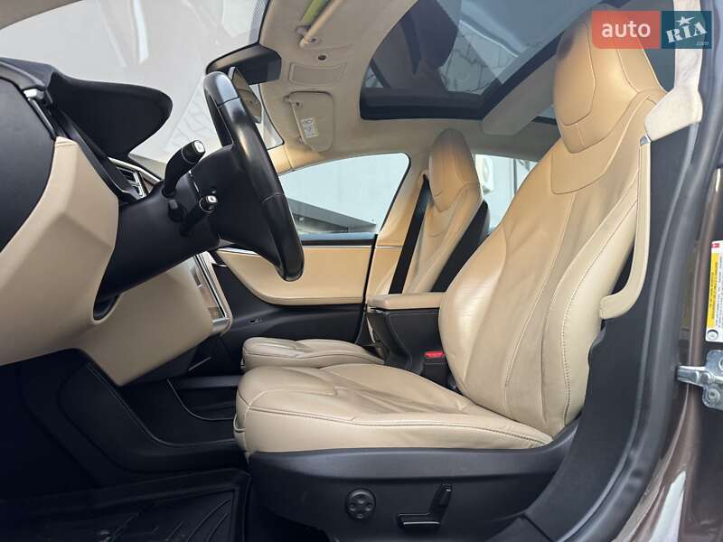 Лифтбек Tesla Model S 2014 в Тернополе фото 53 Лифтбек Tesla Model S 2014 в Тернополе