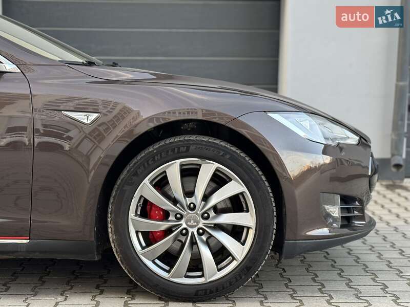 Лифтбек Tesla Model S 2014 в Тернополе фото 57 Лифтбек Tesla Model S 2014 в Тернополе
