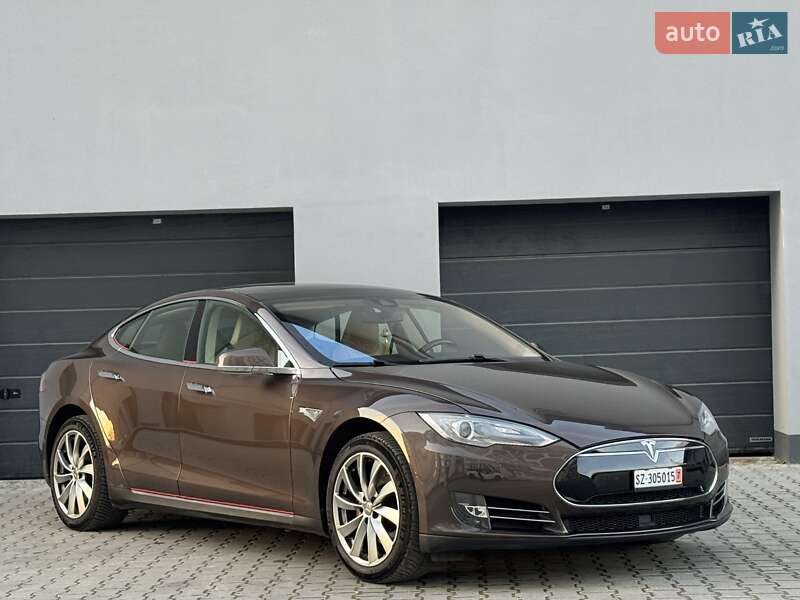 Лифтбек Tesla Model S 2014 в Тернополе фото 61 Лифтбек Tesla Model S 2014 в Тернополе