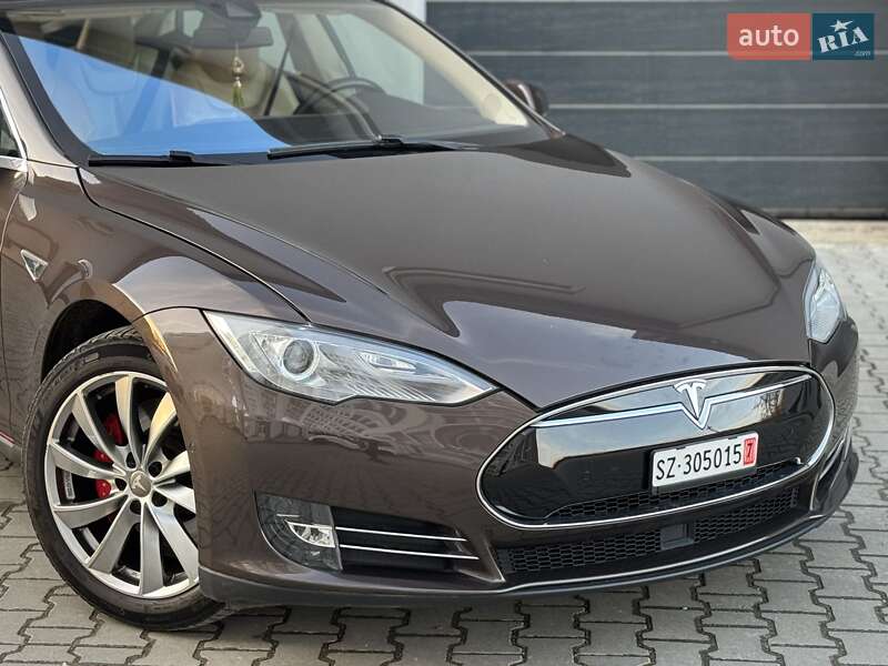 Лифтбек Tesla Model S 2014 в Тернополе фото 66 Лифтбек Tesla Model S 2014 в Тернополе