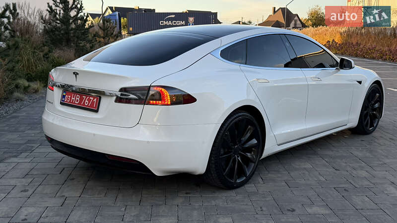 Ліфтбек Tesla Model S 2017 в Луцьку