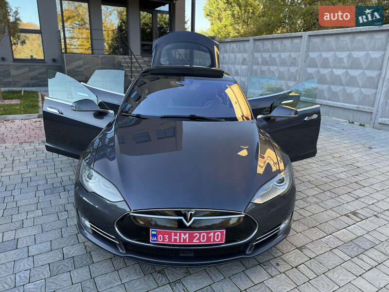 Ліфтбек Tesla Model S 2015 в Рівному