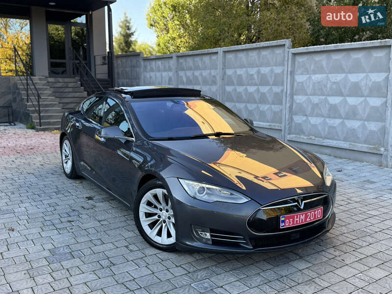 Ліфтбек Tesla Model S 2015 в Рівному