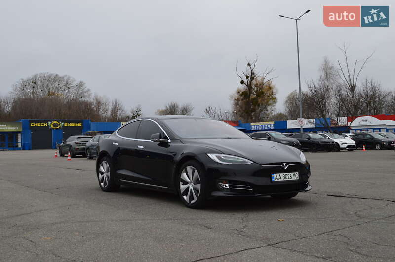 Лифтбек Tesla Model S 2020 в Киеве
