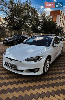 Лифтбек Tesla Model S 2016 в Николаеве