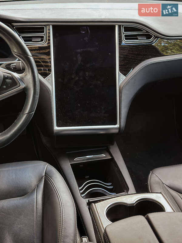 Ліфтбек Tesla Model S 2016 в Миколаєві фото 10 Ліфтбек Tesla Model S 2016 в Миколаєві