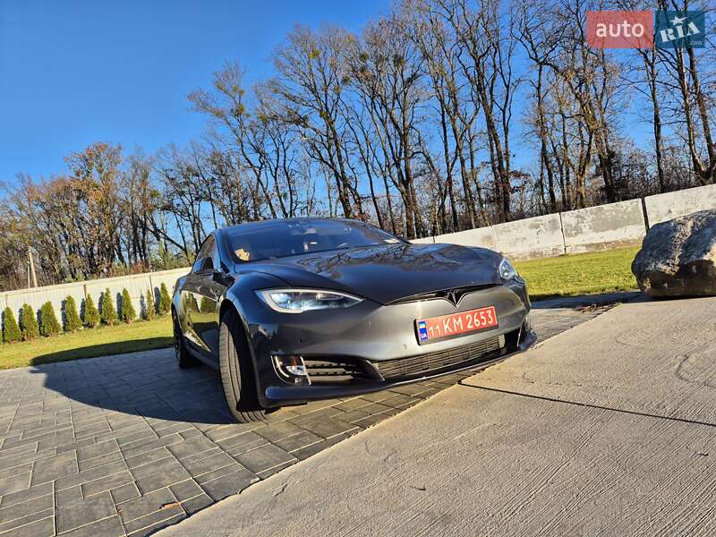 Ліфтбек Tesla Model S 2017 в Луцьку