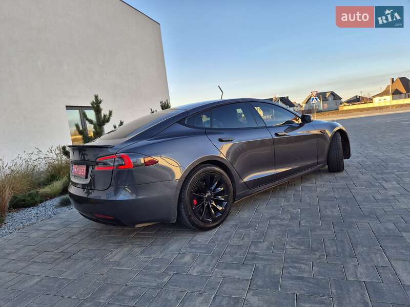 Ліфтбек Tesla Model S 2017 в Луцьку
