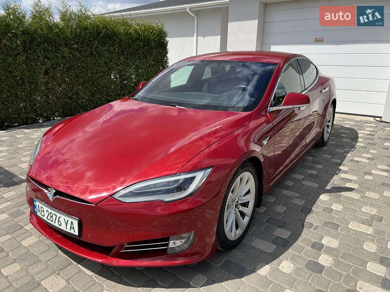 Ліфтбек Tesla Model S 2017 в Вінниці