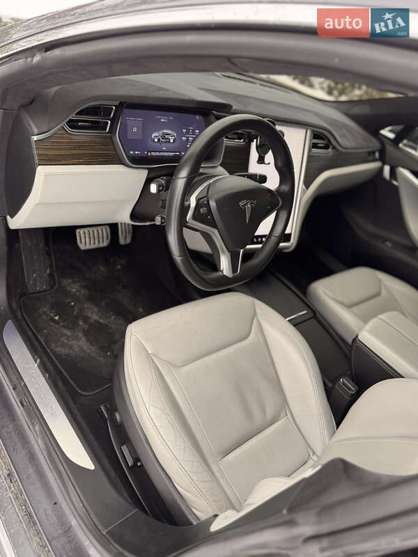 Лифтбек Tesla Model S 2016 в Львове фото 12 Лифтбек Tesla Model S 2016 в Львове