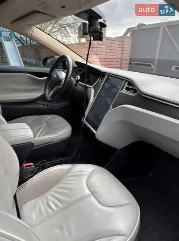 Лифтбек Tesla Model S 2013 в Киеве