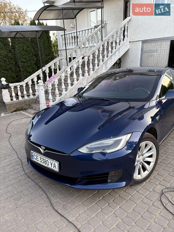 Ліфтбек Tesla Model S 2017 в Чернівцях