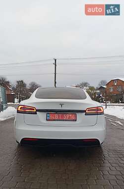 Лифтбек Tesla Model S 2022 в Львове