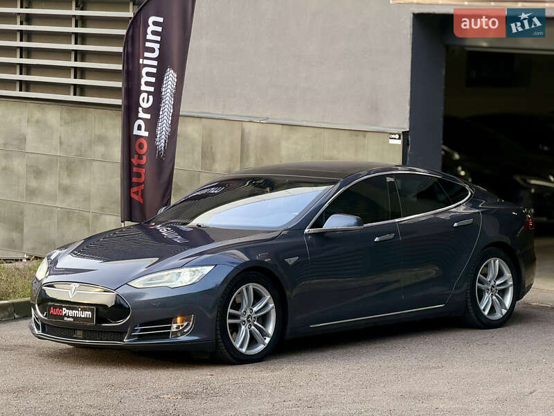 Ліфтбек Tesla Model S 2015 в Харкові