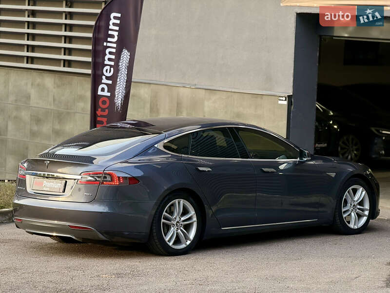 Ліфтбек Tesla Model S 2015 в Харкові