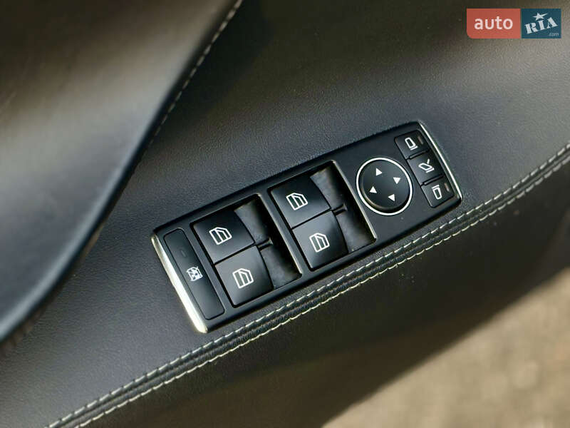 Ліфтбек Tesla Model S 2015 в Харкові