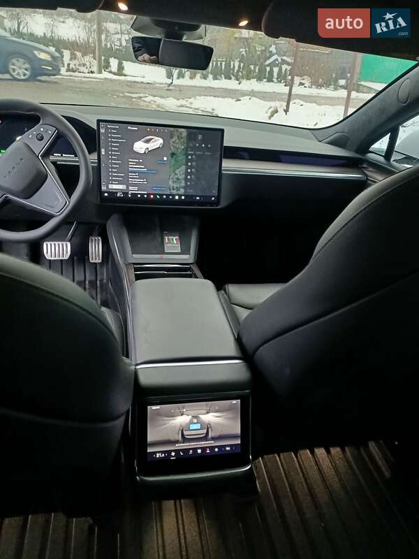Лифтбек Tesla Model S 2022 в Львове