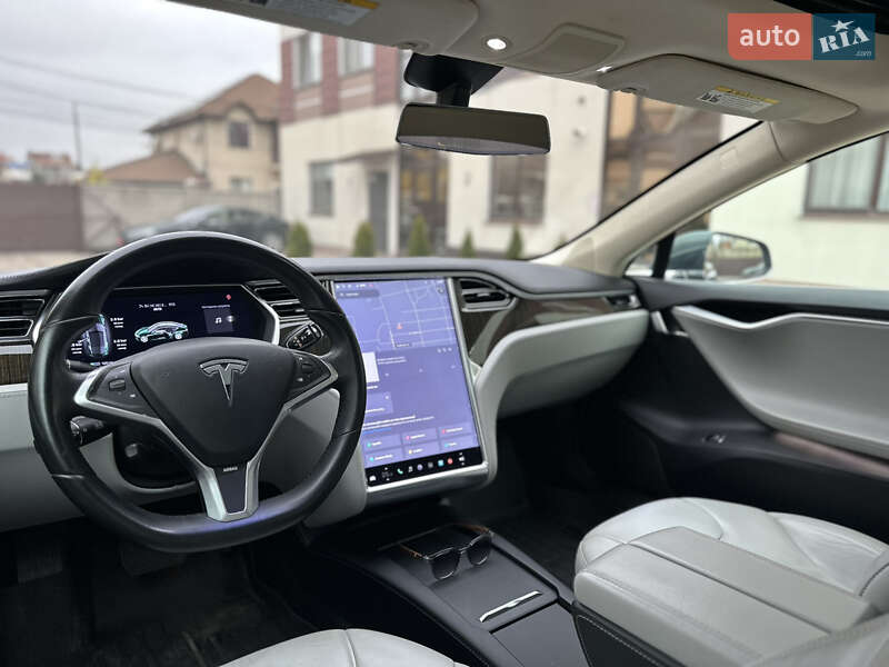 Ліфтбек Tesla Model S 2013 в Одесі