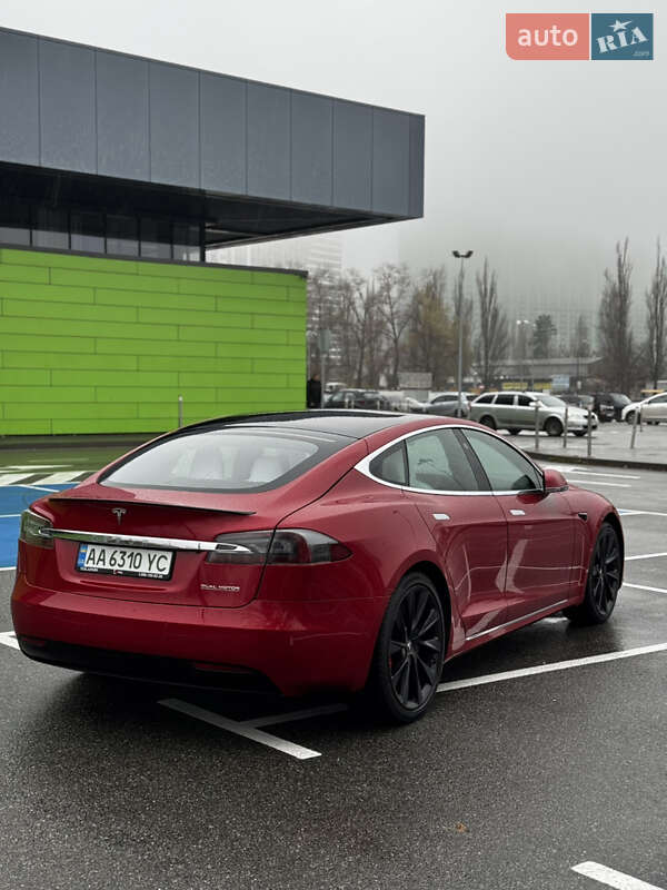 Лифтбек Tesla Model S 2019 в Киеве