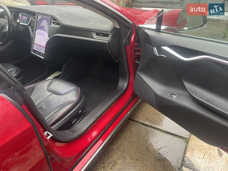 Ліфтбек Tesla Model S 2014 в Києві