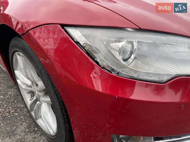 Ліфтбек Tesla Model S 2014 в Києві