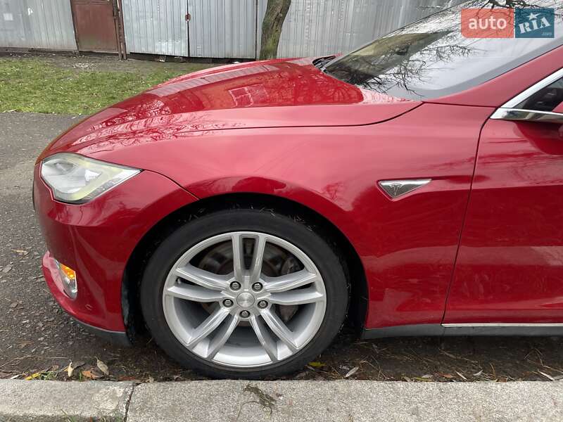 Ліфтбек Tesla Model S 2014 в Києві