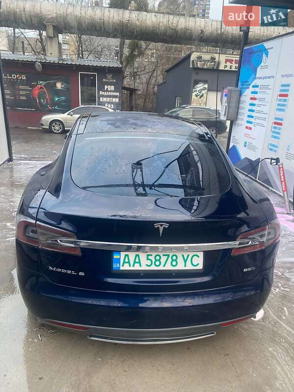 Лифтбек Tesla Model S 2014 в Киеве