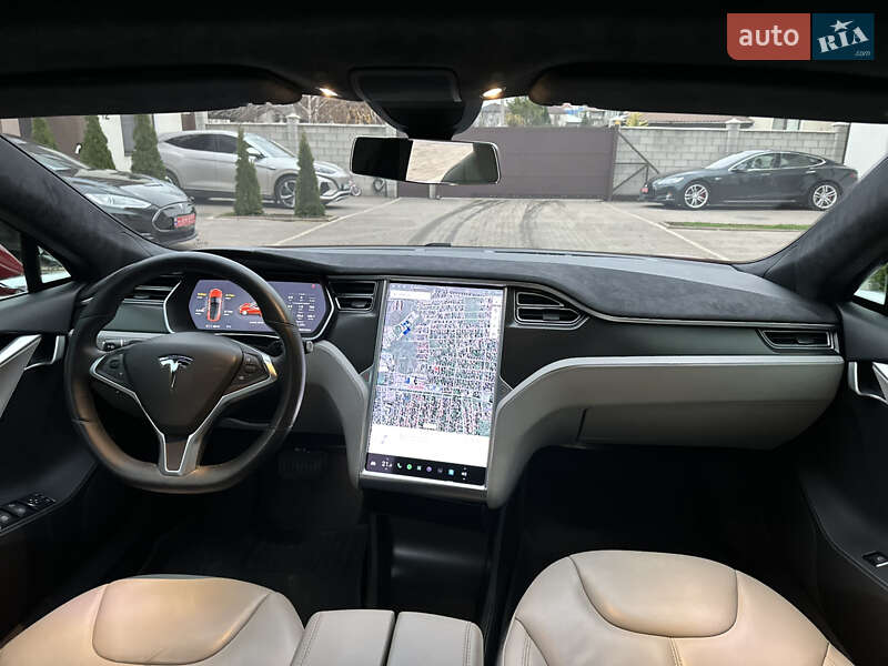Ліфтбек Tesla Model S 2015 в Одесі фото 19 Ліфтбек Tesla Model S 2015 в Одесі