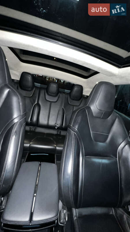 Ліфтбек Tesla Model S 2015 в Одесі