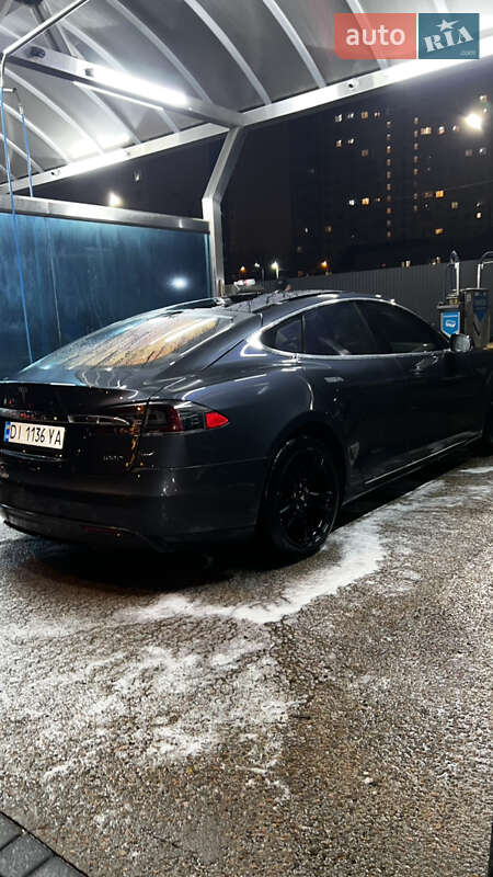 Ліфтбек Tesla Model S 2015 в Одесі
