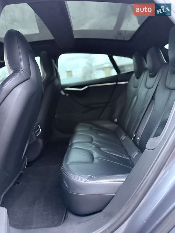 Ліфтбек Tesla Model S 2014 в Вінниці фото 25 Ліфтбек Tesla Model S 2014 в Вінниці