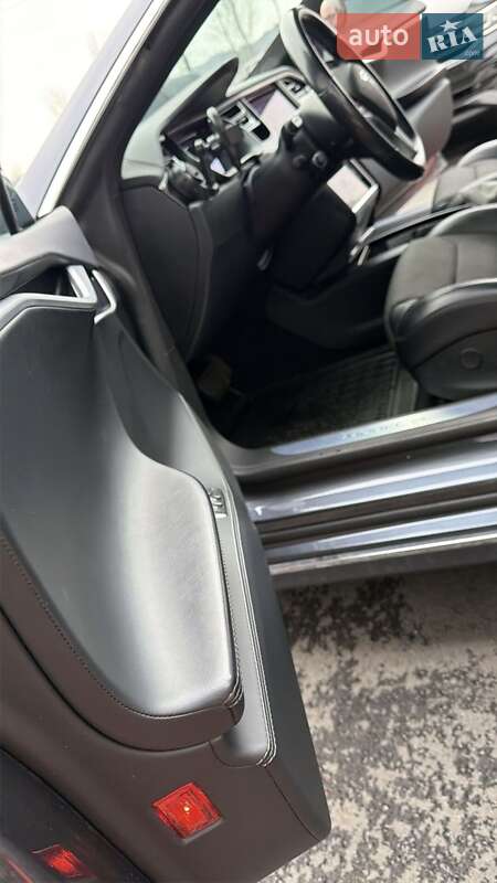 Ліфтбек Tesla Model S 2017 в Києві фото 12 Ліфтбек Tesla Model S 2017 в Києві