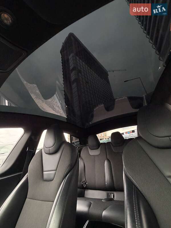 Ліфтбек Tesla Model S 2017 в Києві фото 19 Ліфтбек Tesla Model S 2017 в Києві