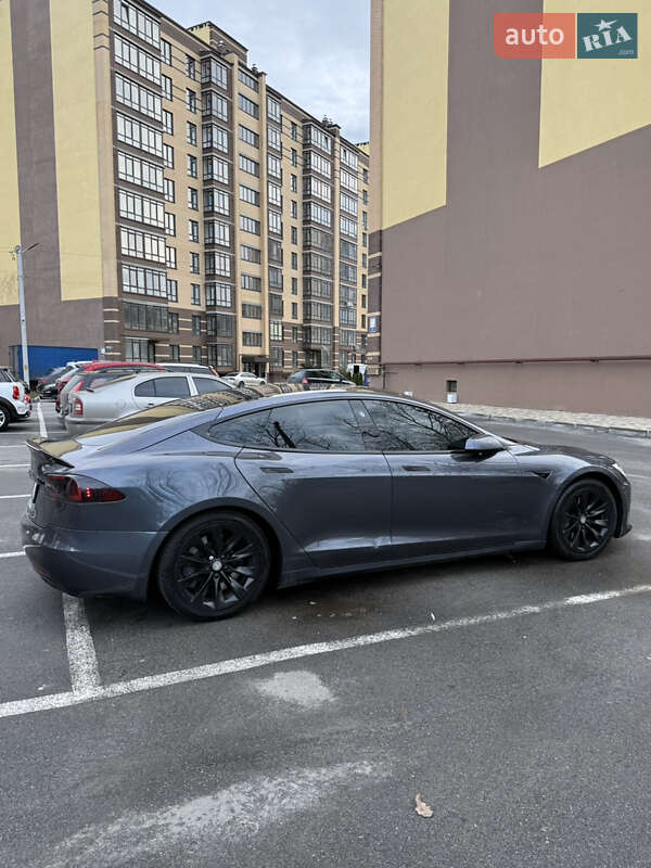 Лифтбек Tesla Model S 2018 в Чернигове