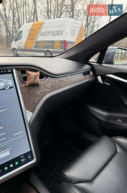 Лифтбек Tesla Model S 2018 в Чернигове
