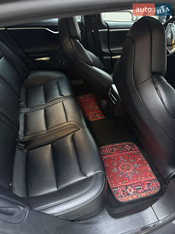 Лифтбек Tesla Model S 2018 в Чернигове