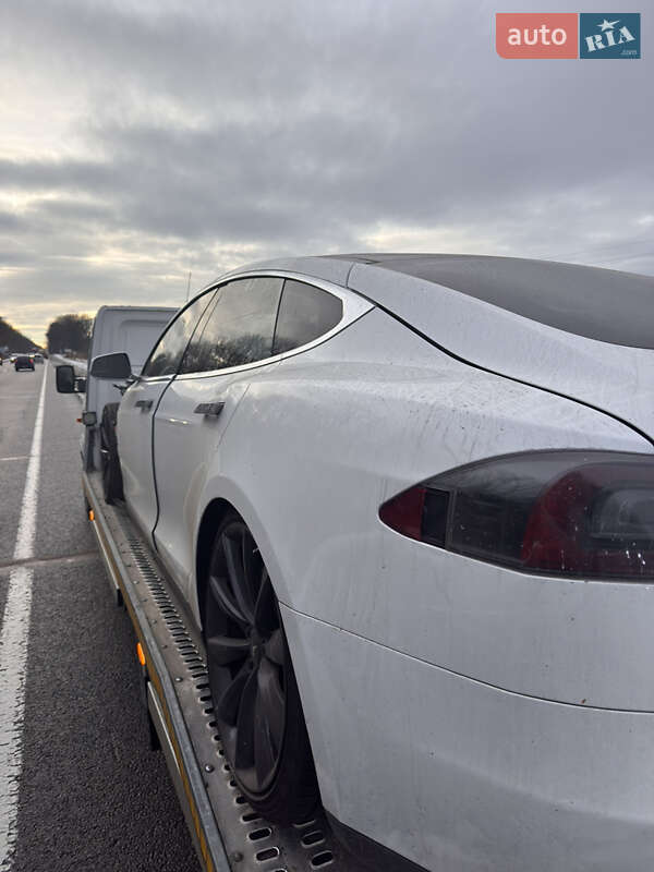 Ліфтбек Tesla Model S 2013 в Львові