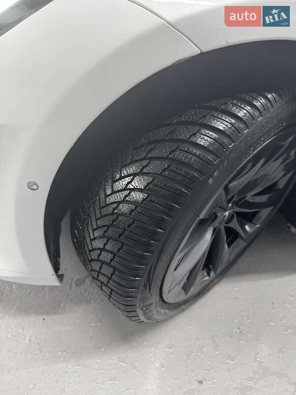 Лифтбек Tesla Model S 2020 в Днепре