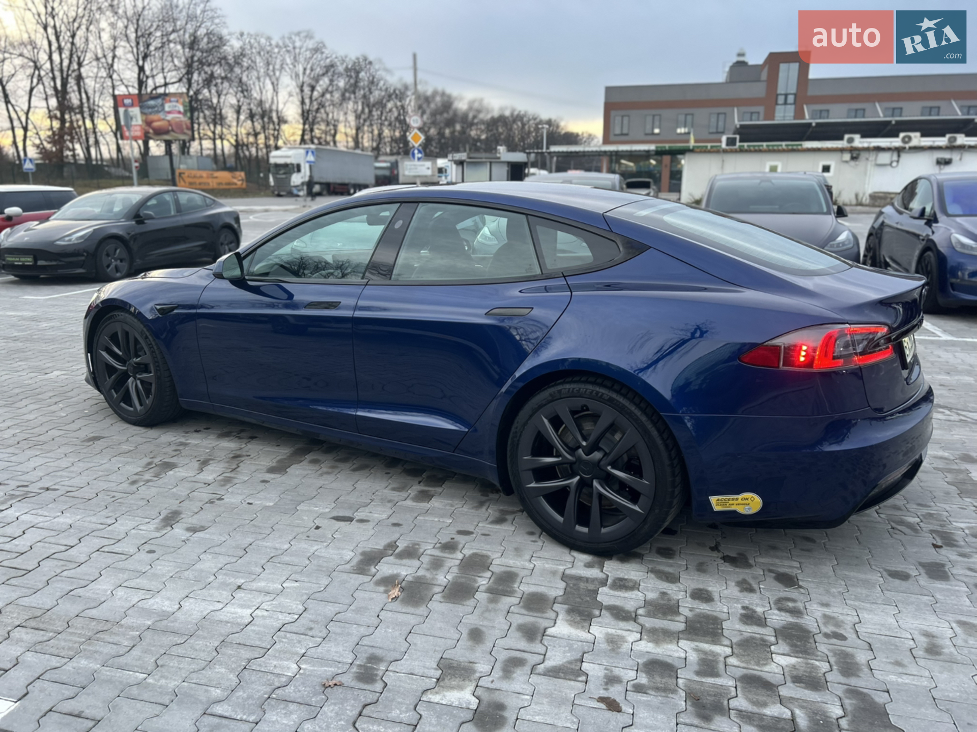 2021 Tesla Model S - мініатюра 11