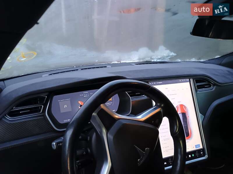 Лифтбек Tesla Model S 2016 в Самборе