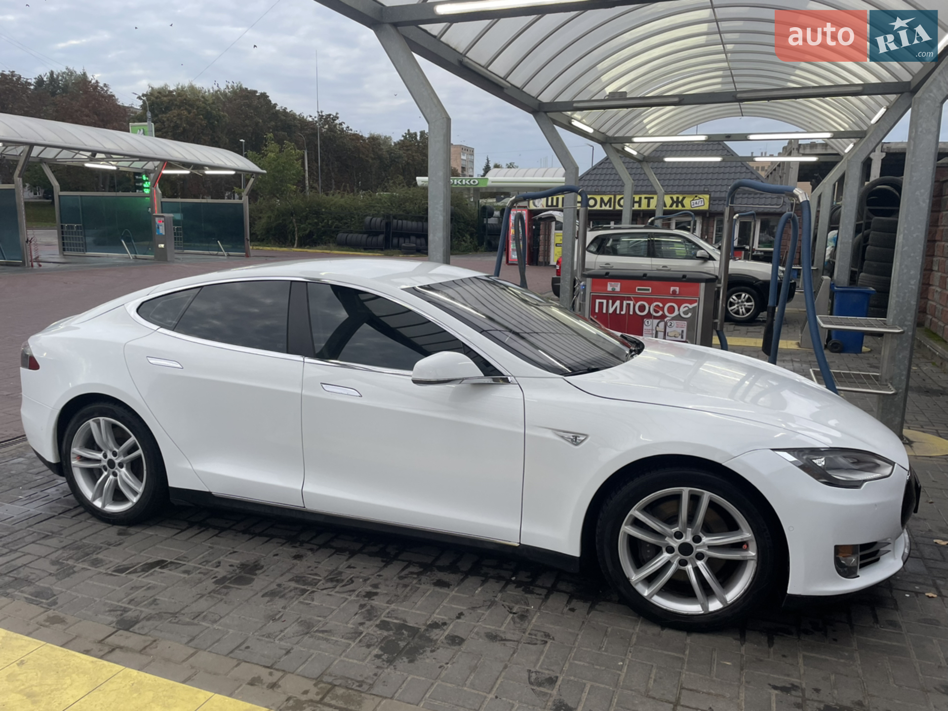 2015 Tesla Model S - мініатюра 2