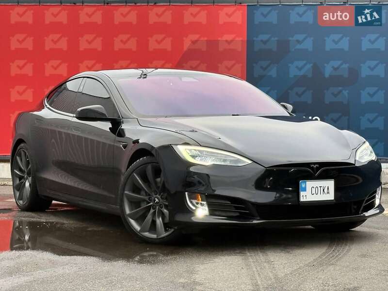 Лифтбек Tesla Model S 2019 в Киеве