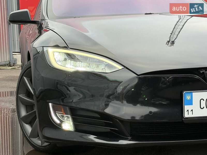 Лифтбек Tesla Model S 2019 в Киеве