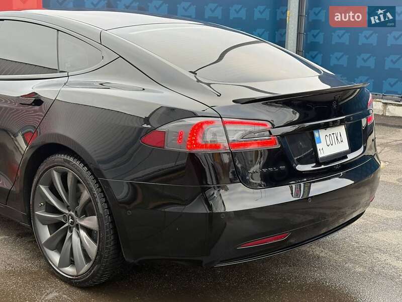 Лифтбек Tesla Model S 2019 в Киеве
